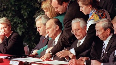 B­o­s­n­a­­d­a­ ­s­a­v­a­ş­ı­ ­s­o­n­l­a­n­d­ı­r­a­n­ ­D­a­y­t­o­n­ ­A­n­t­l­a­ş­m­a­s­ı­­n­ı­n­ ­ü­z­e­r­i­n­d­e­n­ ­2­7­ ­y­ı­l­ ­g­e­ç­t­i­